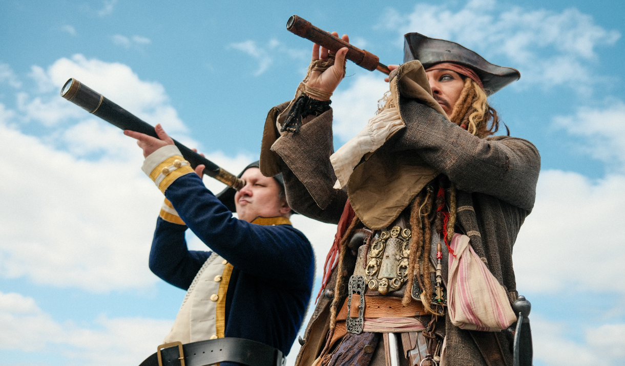 Unmissable - Jack Sparrow and Napoleon look at Greenwich through telescopes